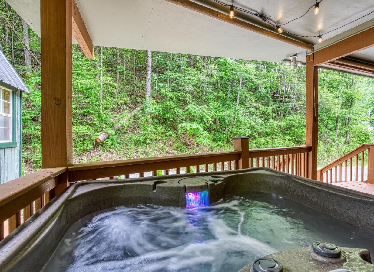 세비어빌 Great Location - Hot Tub - Dog Friendly 빌라 외부 사진